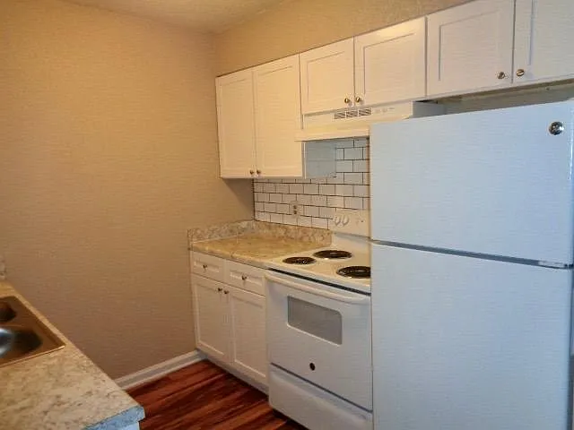2 bed, 1.5 bath, 950 sqft, $975 — Photo 3