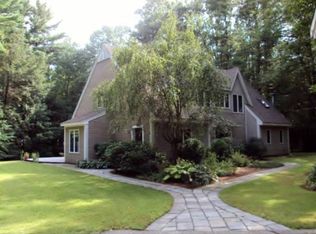 23 Coach Rd, Stratham, NH 03885