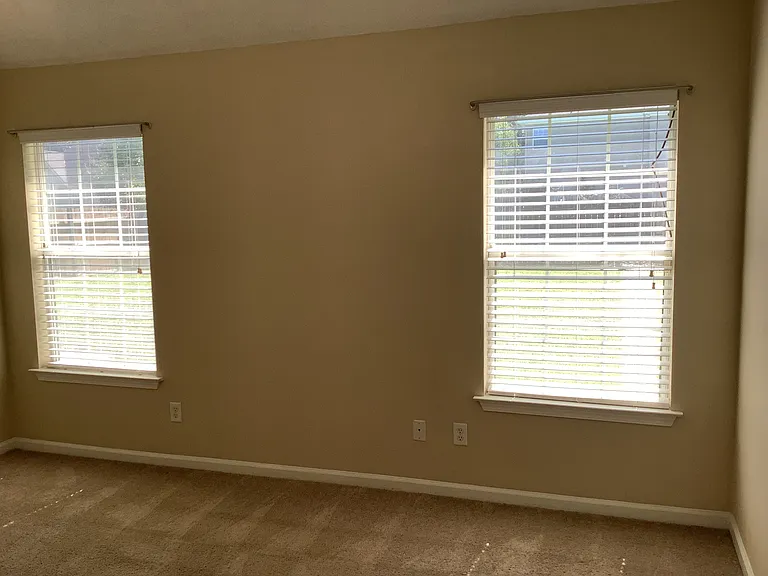 432 Laurel Hill Cir — Photo 7