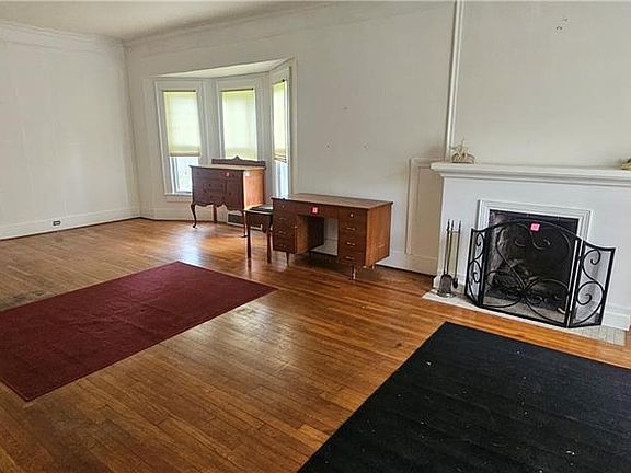 2nd image of 503 W Jefferson St