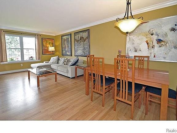 5th image of 2456 E Hudson Ave