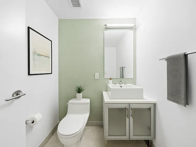 1113 York Ave #19A — Photo 6
