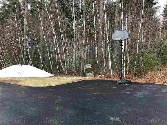 3rd image of 40 Bumblebee Ln