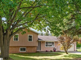 5949 Donna Ct, Traverse City, MI 49685