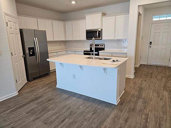 2nd image of 840 Voyager Trl #9