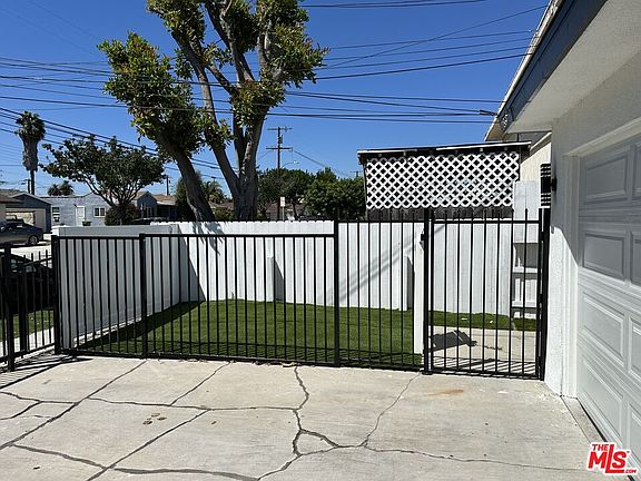4th image of 11852 Gale Ave