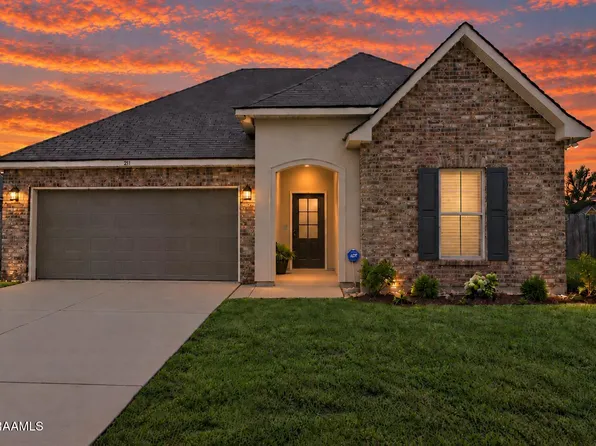 211 Saint Faith St, Youngsville, LA 70592