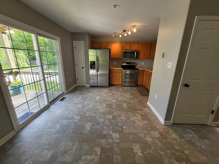 114 Vince Dr — Photo 14