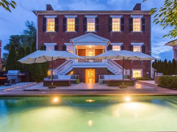 109 E Jefferson St, Charlottesville, VA 22902