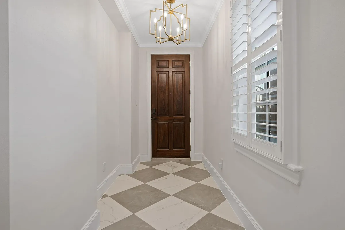 Building Photo - 1918 Greenwich Terrace Dr