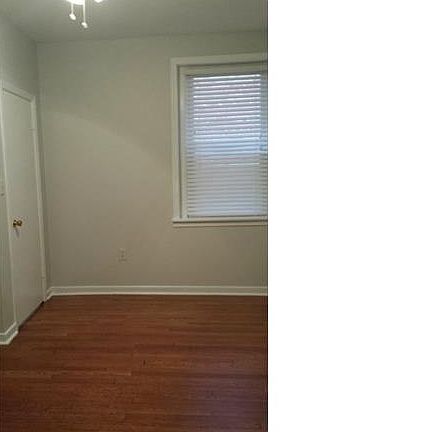 5th image of 3123 W Grace St #24