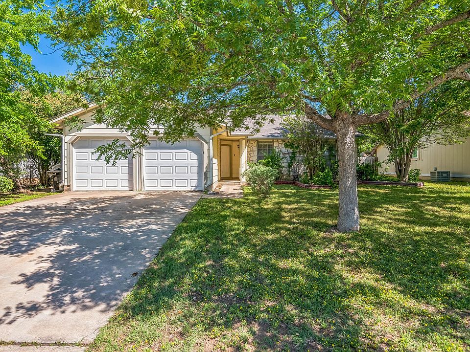 1st image of 415 Honeysuckle Dr
