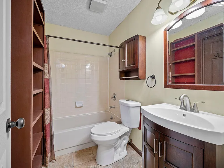 Full Bath 1