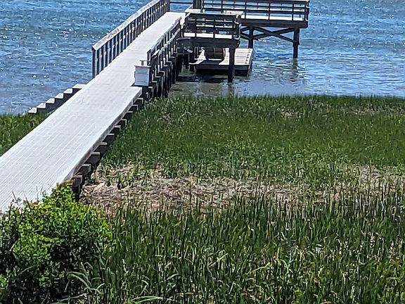 Access to pier of you rent here!