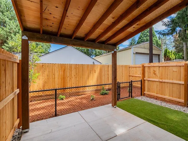 1392 Overlook Ave NW — Photo 8
