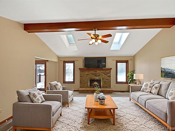 3rd image of 36291 Genuine Risk Ct