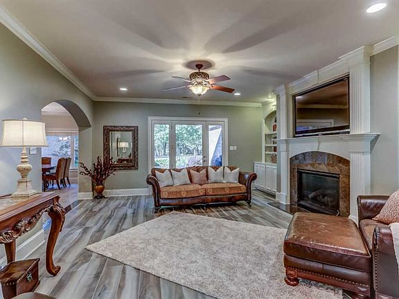 4th image of 50 Balmoral Ct