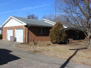 200 S 11th St, Bowling Green, MO 63334