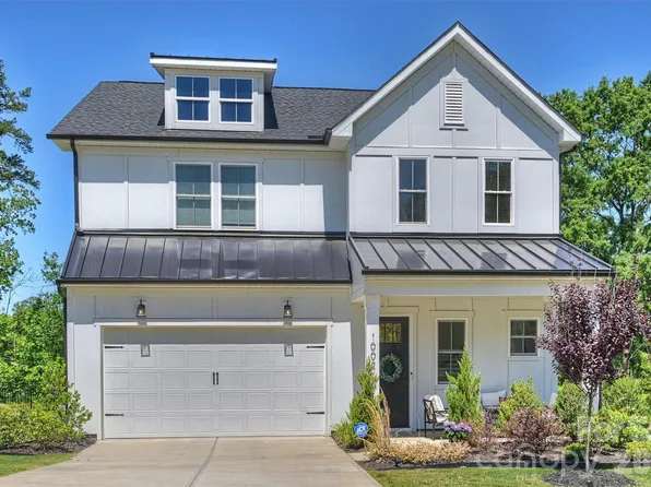 1002 Parkes St, Matthews, NC 28105