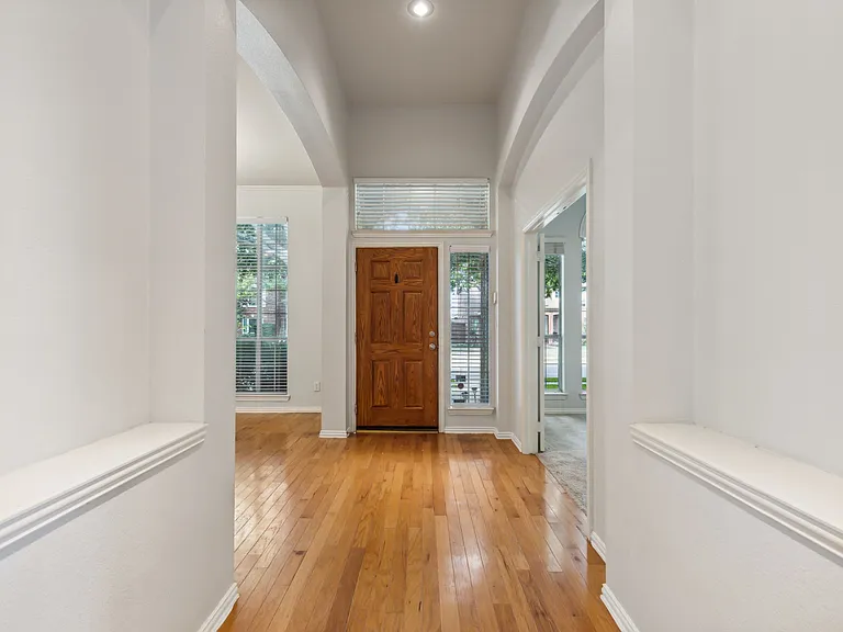 8447 Firewheel Ln — Photo 4