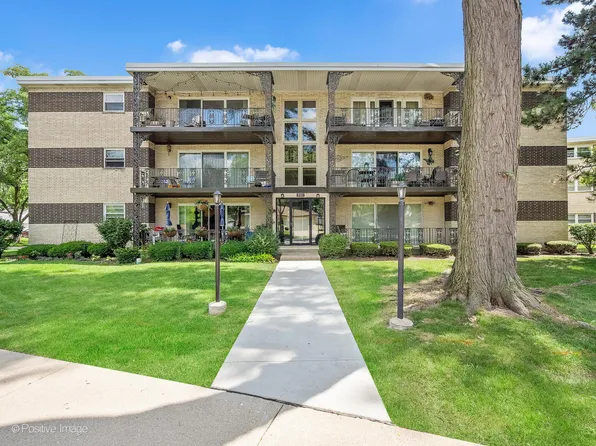 901 S 8th Ave #11, La Grange, IL 60525