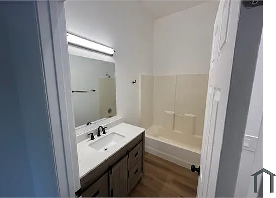 1028 N 27th St #1 — Photo 5