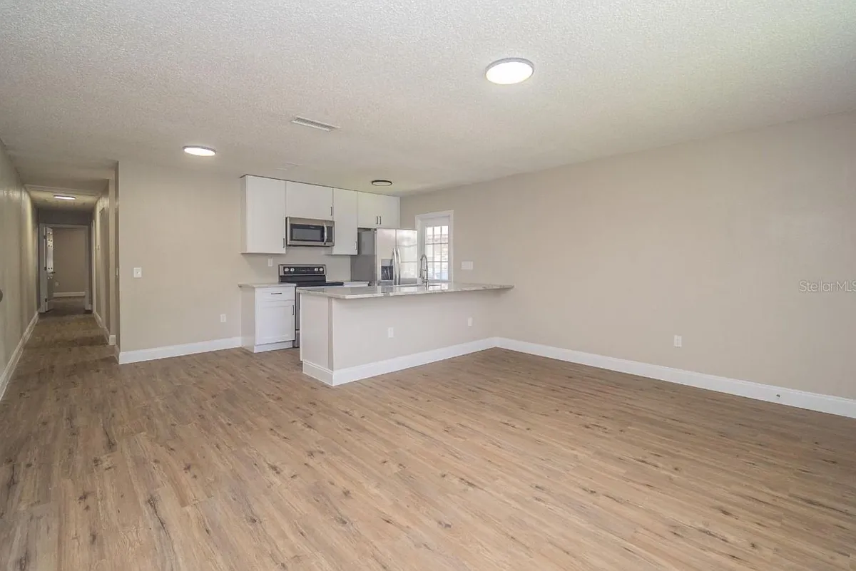 Building Photo - 1134 Gilmore Ave #B