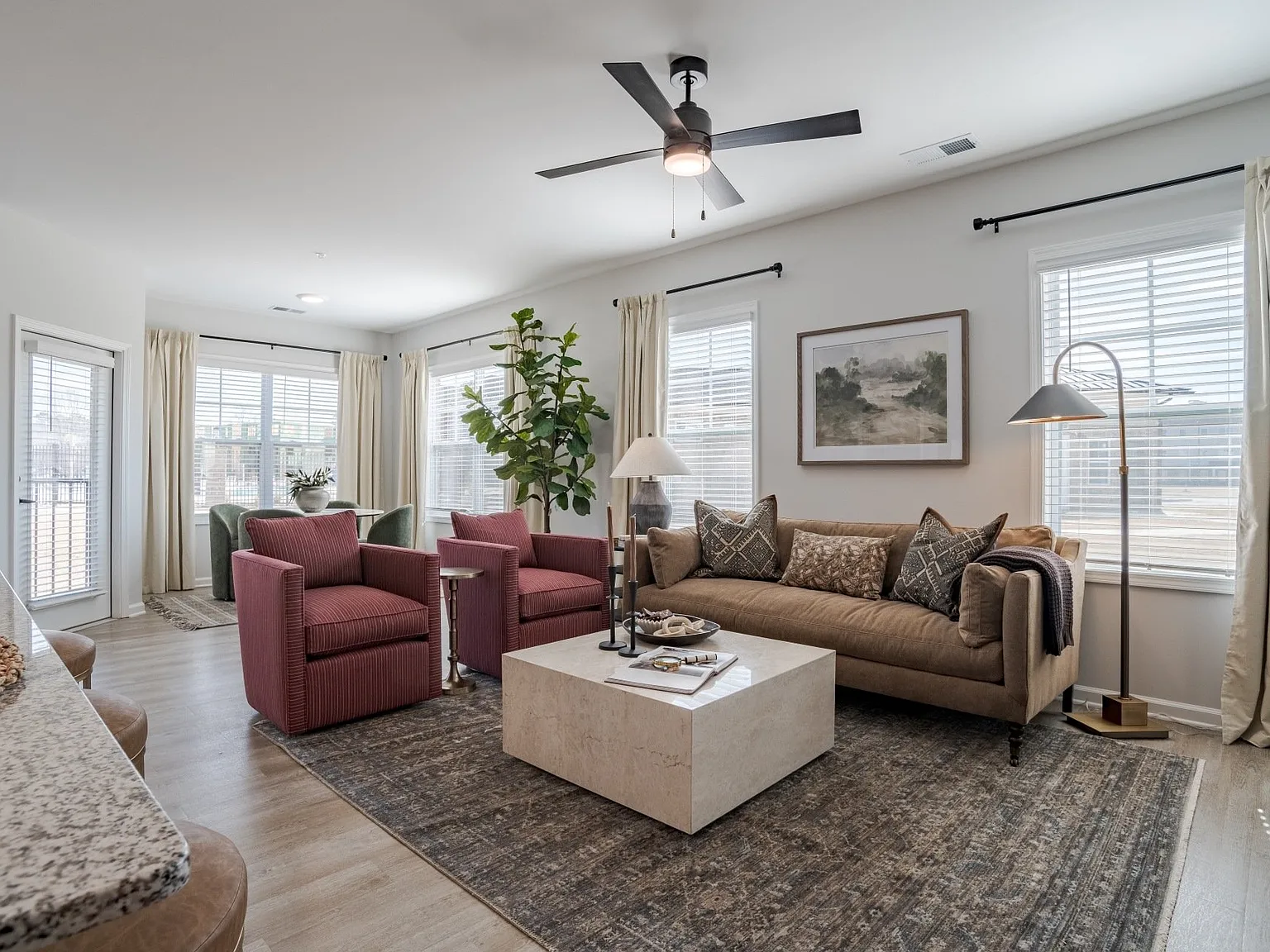 The Carolinian Apartments — Photo 1