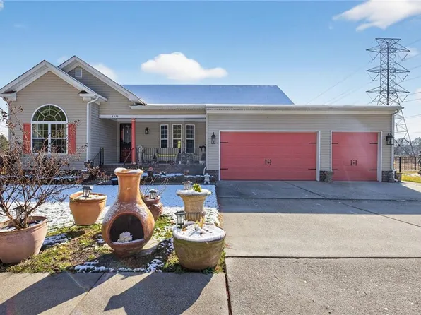 3973 Grand Isle Dr, Chesapeake, VA 23323