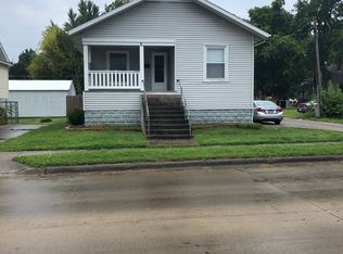 211 W Sloan St, Harrisburg, IL 62946