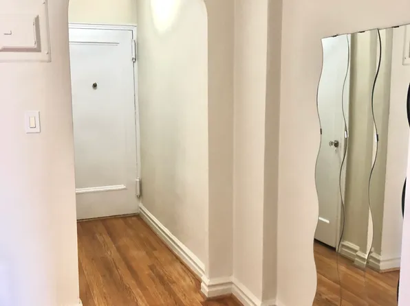 1900 Quentin Road image 9 of 17