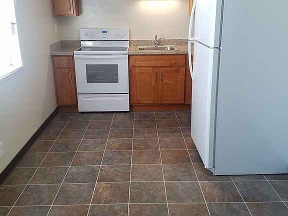 4th image of 2619 Laurel St APT 6