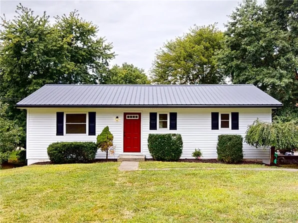 156 Dutchtown Rd, Butler, PA 16002