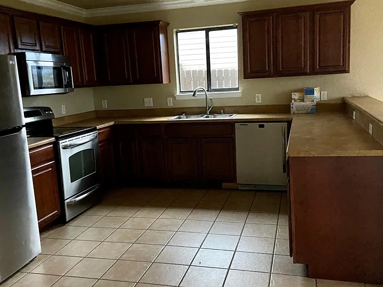 1459 Frio Run — Photo 9