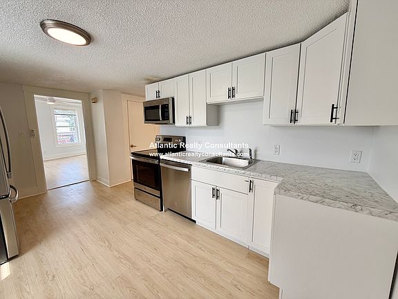 5th image of 126 Felton St #2