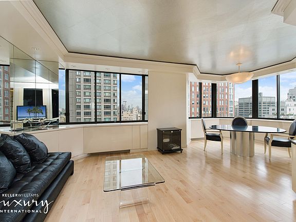 3rd image of 200 E 65th St #20CD