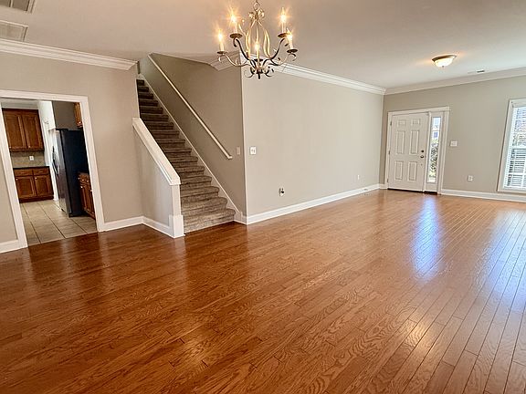 4th image of 5031 Valley Cove Dr SE