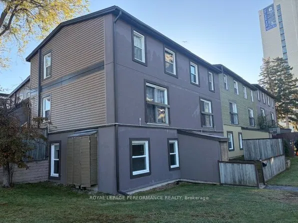 1250 McWatters Rd #22, Ottawa, ON K2C 3P5