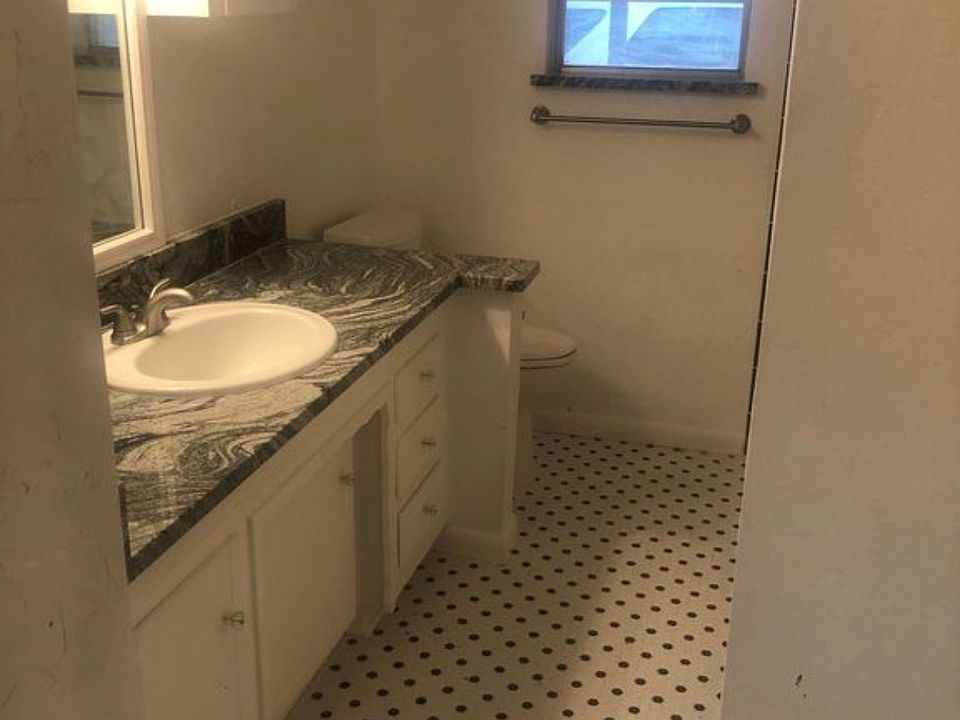 2nd image of 5908 Stonewall St