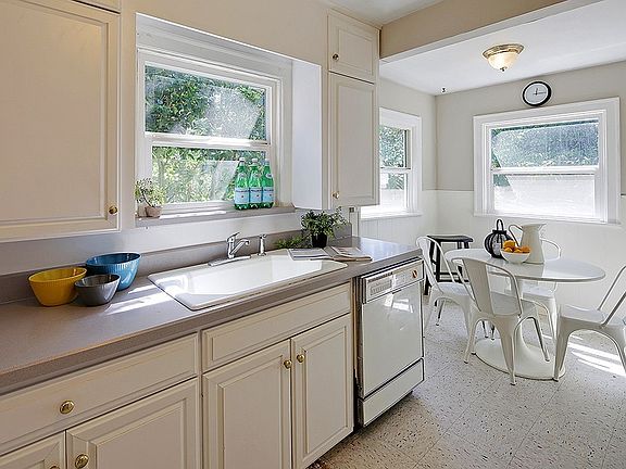 5th image of 7033 22nd Ave NW
