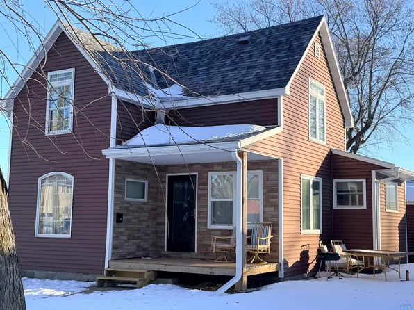 725 Vestal St, Storm Lake, IA 50588