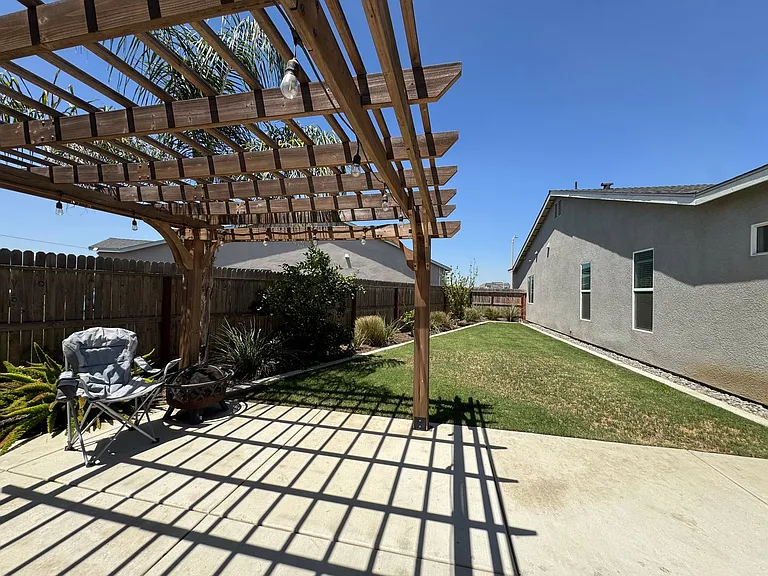 2637 W Andrew Ln — Photo 42