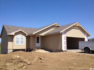 7027 SW 18th St, Topeka, KS 66615