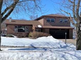 8808 S 83rd Ave, Oak Lawn, IL