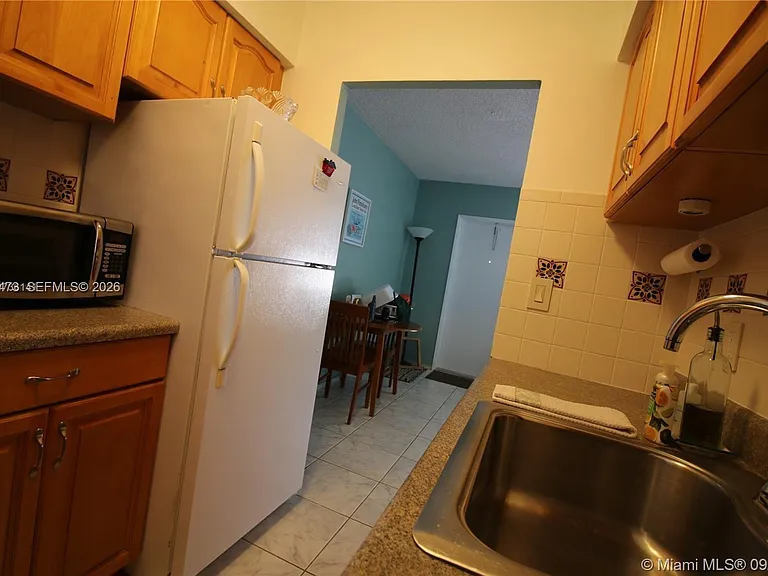 3240 NE 16th St #3 — Photo 11