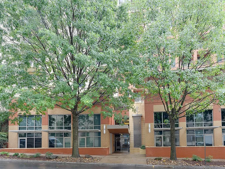 701 Royal Ct #306 — Photo 45