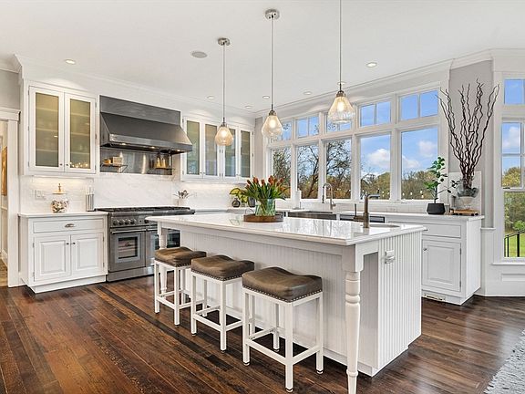 3rd image of 38 Fieldstone Farm Rd