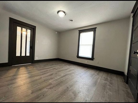 4th image of 605 Linwood Ave Unit 4