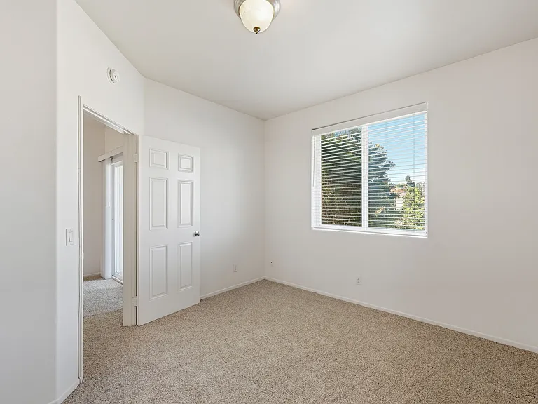 1415 N Vulcan Ave #12 — Photo 9