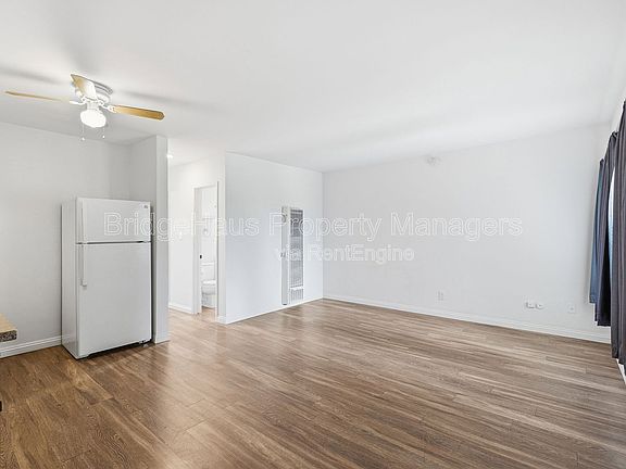 5th image of 4354 40th St APT 8